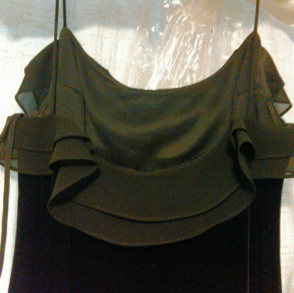 Black formal dress - Picture 4 of 5